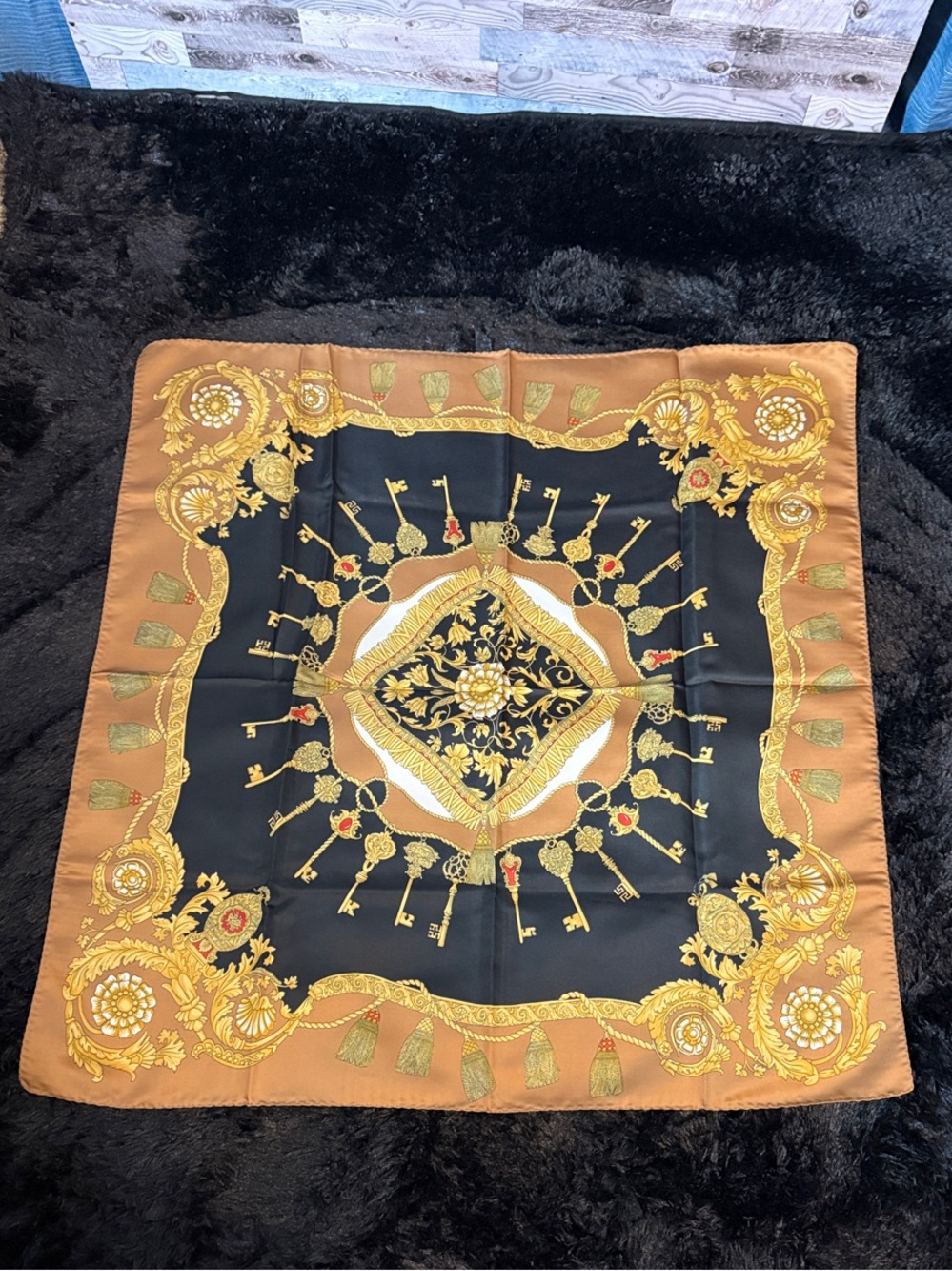 NWOT! Ornate Black & Brown Baroque Print Scarf